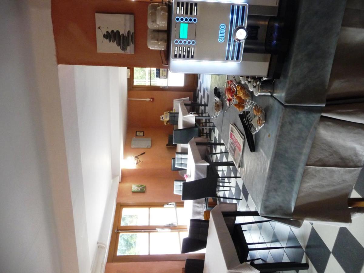 Hotel Restaurant Le Colombier Remoulins Buitenkant foto